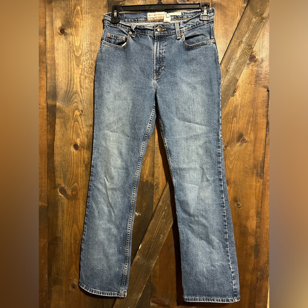 Old Navy Boot Cut Stretch Just Below The Waist, size 8